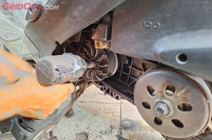 motor matic, servis CVT, servis cvt motor matic, slide piece motor matic, kapan slide piece motor matic harus diganti, Komponen Kecil Ini Disarankan Ganti Saat Servis CVT Motor Matic