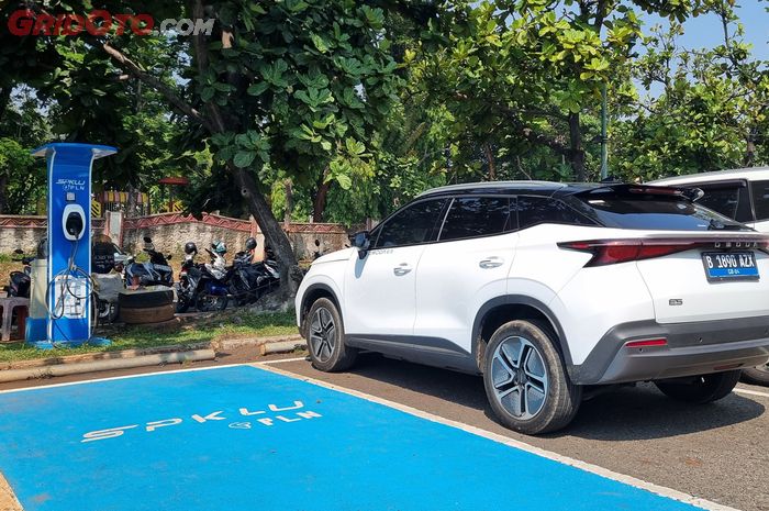 mobil listrik, tekanan angin, Kaki-kaki, wheel alignment, Tips Sederhana Bikin Ban Mobil Mobil Listrik Biar Enggak Gampang Rusak
