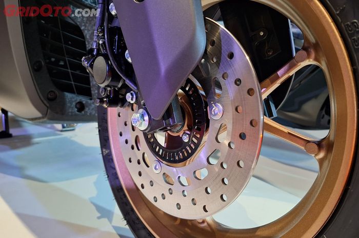 ban motor, motor matic, ban motor matic, penyebab ban motor matic terasa ngebuang, apa penyebab ban motor matic terasa ngebuang, Ini Penyebab Ban Motor Matic Terasa Ngebuang Saat Pakai Rem Depan