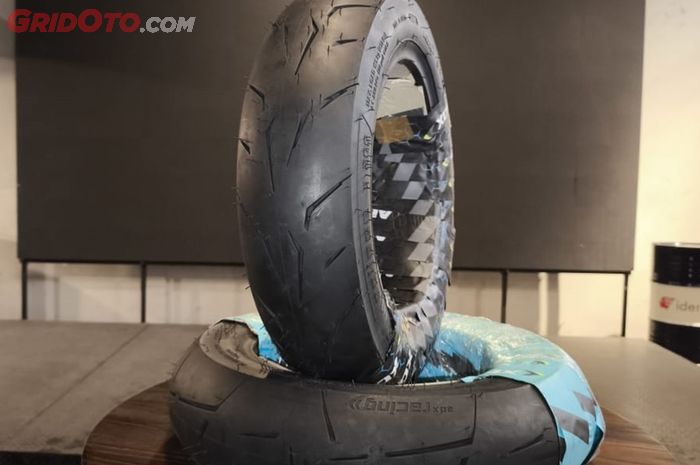ban motor, alur ban, ban depan, pattern ban, rotasi ban, Awas Bahaya! Ini Efeknya Kalau Pasang Alur Ban Depan Motor Terbalik