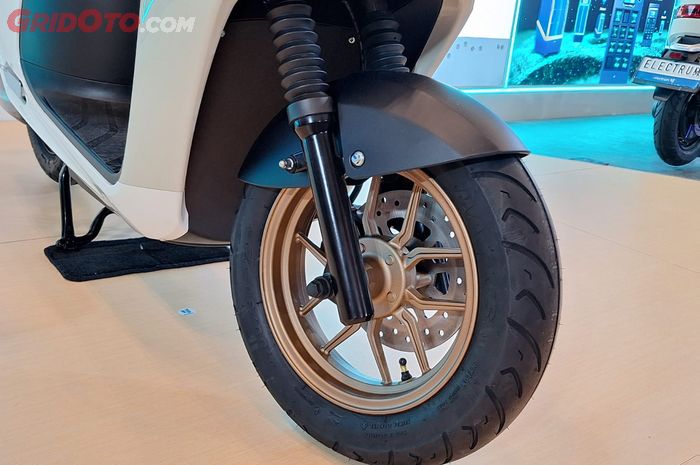ban motor, motor bekas, ban botak sebelah, ban motor botak sebelah, penyebab ban motor botak sebelah, kenapa ban motor botak sebelah, Ini Sebabnya Ban Depan Motor Matic Cuma Botak Sebelah, Awas Bahaya