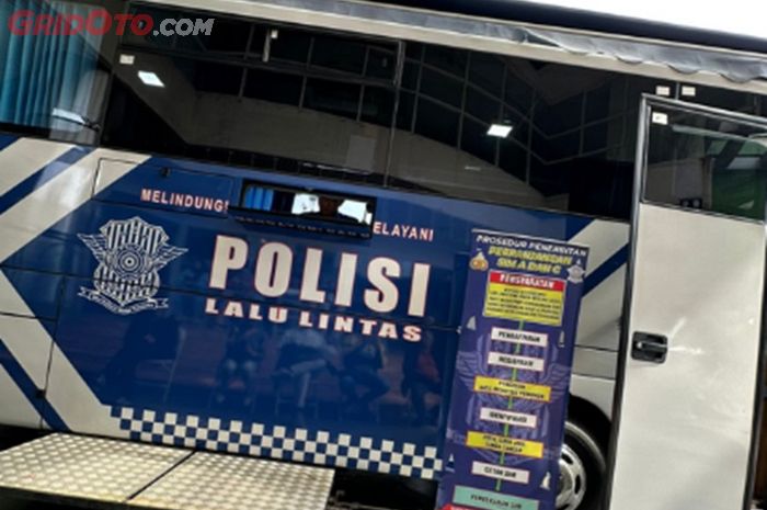 monas, sim a, sim keliling, perpanjang sim, Dipikir Gratis, Tri Kaget Perpanjang SIM A di Monas Bayar Rp 215 Ribu