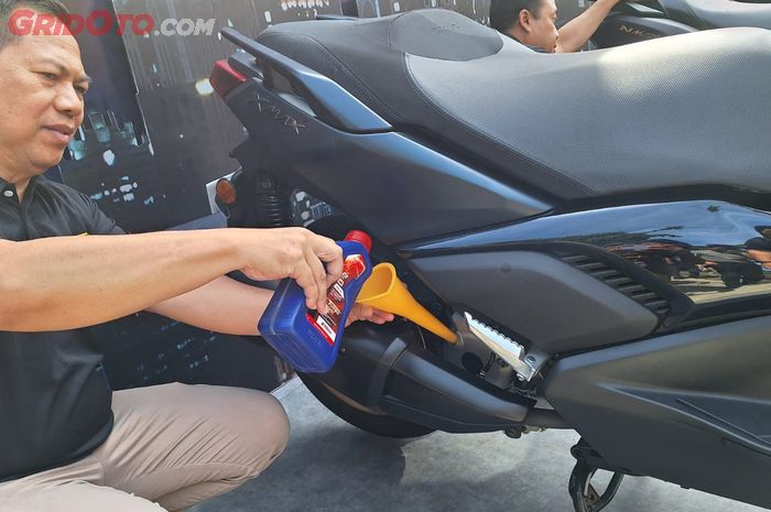oli mesin, motor matic, mesin motor, oli mesin motor, bahaya sering telat ganti oli, dampak motor matic sering telat ganti oli, motor matic sering telat ganti oli, bahaya motor matic sering telat ganti oli, risiko motor matic sering telat ganti oli, Inilah Yang Terjadi Bila Sering Telat Ganti Oli Mesin Motor Matic