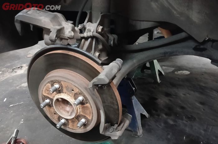karat, permukaan, kampas rem, cakram, Mobil Jarang Dipakai Cakram Jadi Karat, Ini Penjelasan Bengkel Resmi