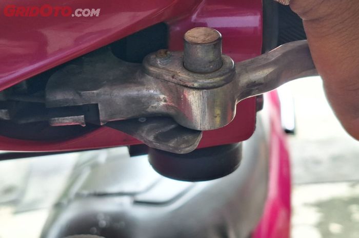 motor matic, yamaha mio, parking brake lock, yamaha mio j, cara pasang parking brake lock, parking brake lock yamaha mio, cara pasang parking brake lock di yamaha mio, Biar Nggak Ribet, Yamaha Mio Bisa Pasang Parking Brake Lock Punya Adiknya