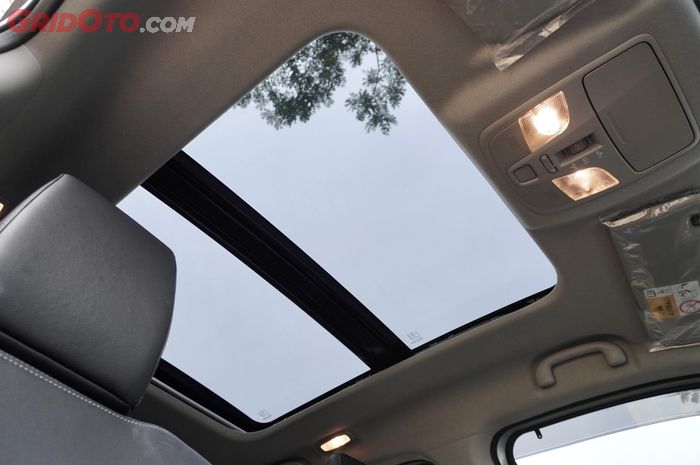 mobil, sunroof, servis sunroof, rawat sunroof, Garasi Sunroof, Baru Tahu, Ternyata Sunroof Harus Diservis dan Perawatan Biar Awet