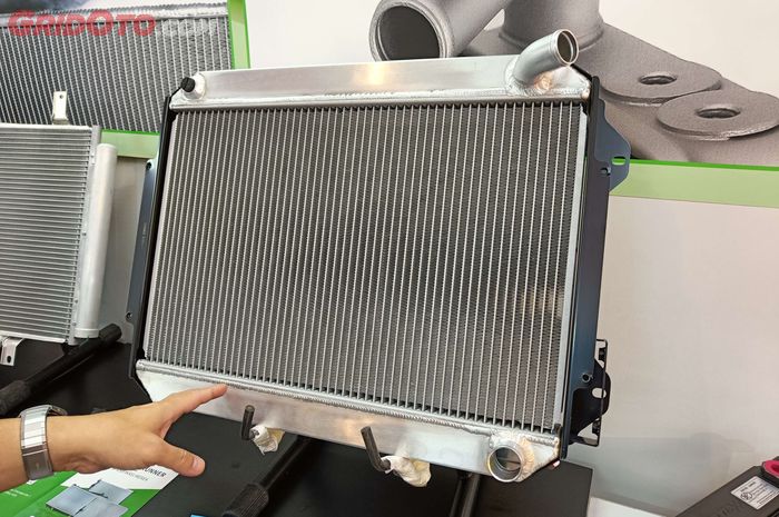 Radiator, panas, air radiator, kisi-kisi, Overheat, radiator coolant, Gawat, Ternyata Kisi-kisi Radiator Rusak Bikin Mesin Overheat