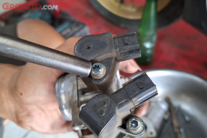 motor injeksi, motor bekas, TPS Sensor, penyebab TPS error, penyebab sensor tps error, penyebab sensor tps motor injeksi error, penyebab sensor tps motor error, tps motor injeksi, tps motor injeksi error, Pantas Saja TPS Motor Bekas Injeksi Error Terus, Ternyata Penyebabnya Sepele