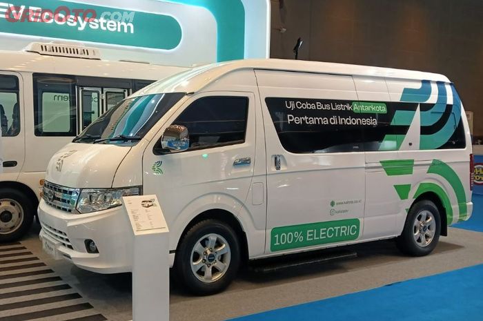 bus listrik, toyota hiace, kalista, Higer, PEVS 2025, Mirip Toyota HiAce Anti Solar, Bus Listrik Antarkota Kalista Mejeng di PEVS 2025