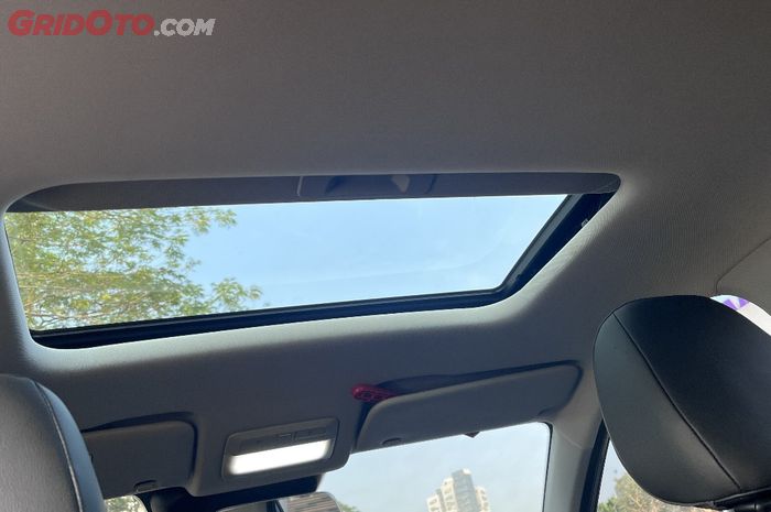 sunroof, mobil bekas, panoramic roof, Beda Sunroof dan Moonroof, beda sunroof dengan panoramic roof, apa beda sunroof dengan panoramic roof, Akhirnya Tahu, Bedanya Panoramic Sunroof Dengan Panoramic Roof