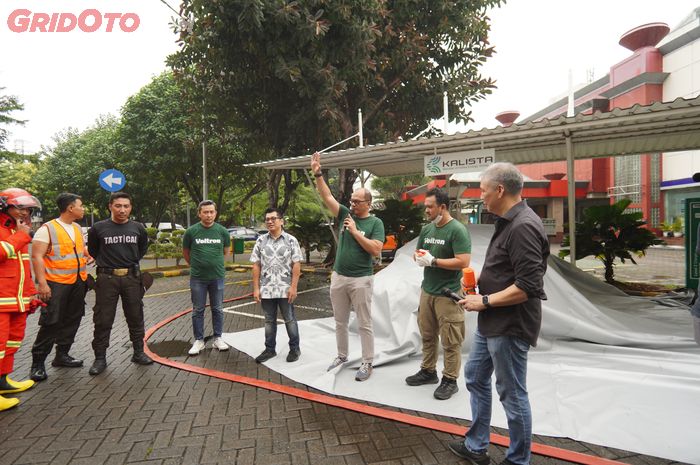 pemadam kebakaran, mobil listrik, baterai lithium ion, EVSafe Indonesia, EVSafe Indonesia Gelar Pelatihan Hadapi Insiden EV Ke Pemadam Kebakaran