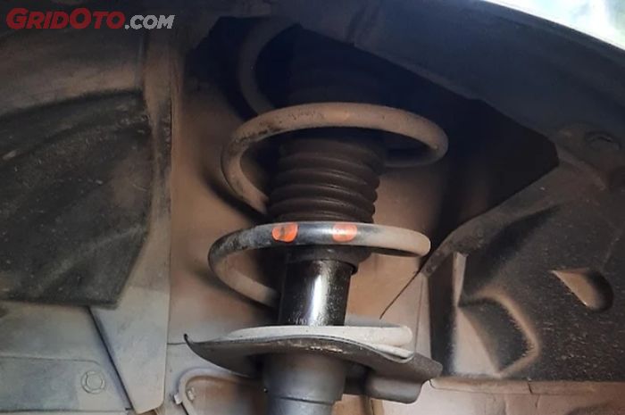 shockbreaker, mobil goyang, kaki kaki mobil, bushing arm, mobil getar saat direm, Harus Tahu, Cek Komponen Ini Jika Mobil Goyang saat Kecepatan Tinggi