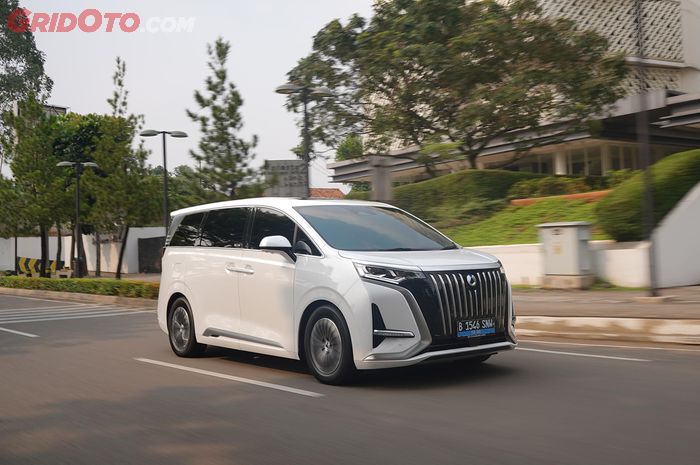 Geely, Denza D9, denza, Geely EX5, Otomotif award 2025, Mengejutkan! Dua Wajah Baru Ini Raih Penghargaan OTOMOTIF Award 2025