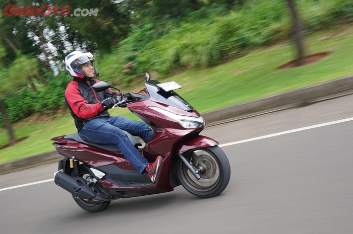 harga motor honda, harga honda pcx, honda pcx 160, RoadSync, update harga motor, PCX 160 RoadSync, Matic Nyaman Diajak Touring, Segini Harga Honda PCX 160 Terbaru Agustus 2025, Termurah Rp 34 Jutaan