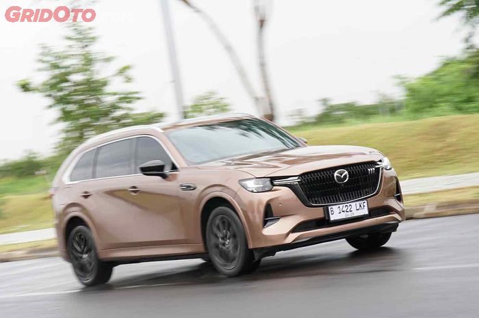 mobil baru, mazda, ngecas, pengisian daya baterai, Mazda CX-80 PHEV, Tiga Cara Mudah Isi Baterai Mazda CX-80 PHEV, Nomor 2 Pencet Tombol