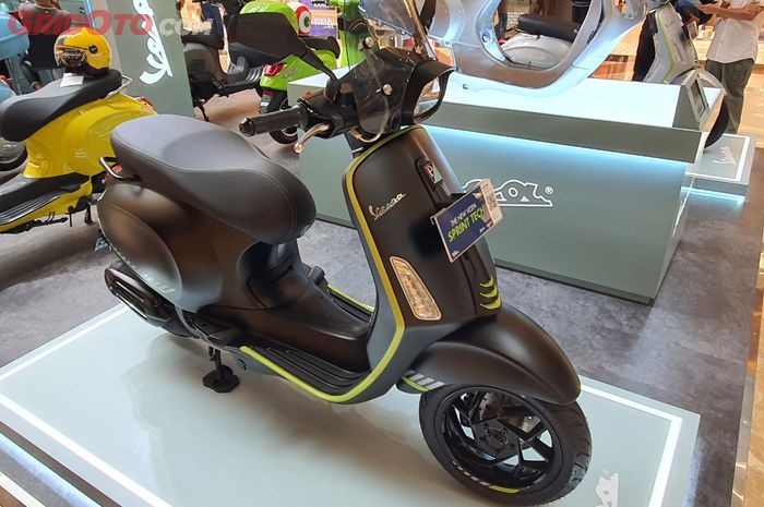 vespa, piaggio indonesia, vespa sprint, Vespa Sprint Tech, Banyak Fitur Canggih, Ini Bedanya Vespa Sprint Tech Dengan Sprint Biasa