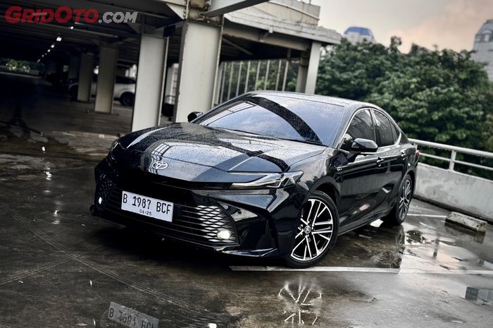 camry, toyota camry, toyota camry hybrid, jok belakang, Serasa Pejabat, Senyaman Ini Duduk Di Jok Belakang Toyota Camry Hybrid