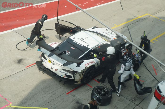balapan, motorsport, pit stop, super gt, Super GT Malaysia, Mengamati Kerja Pit Stop Super GT, Gak Cuma Ban Saja yang Diganti
