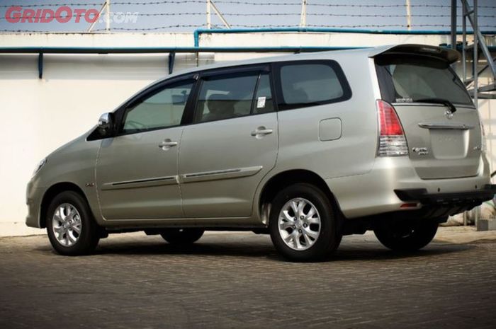harga, mobil bekas, toyota kijang innova, kijang innova bekas, kijang innova bensin, Pas Buat Kebutuhan Keluarga, Segini Kisaran Harga Toyota Kijang Innova Bensin 2009-2011