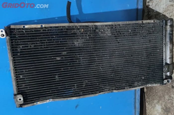 rokok, ac mobil, servis ac, servis ac mobil, Sering Merokok di Dalam Mobil, Ternyata Ini Dampaknya buat AC