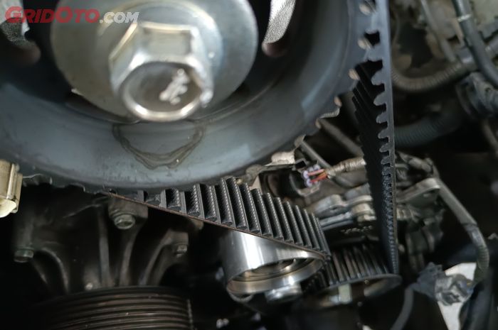 perawatan, karet, komponen, timing belt, usia pakai, Berapa Sih Usia Pakai Timing Belt Mobil? Ganti Sebelum Putus di Jalan