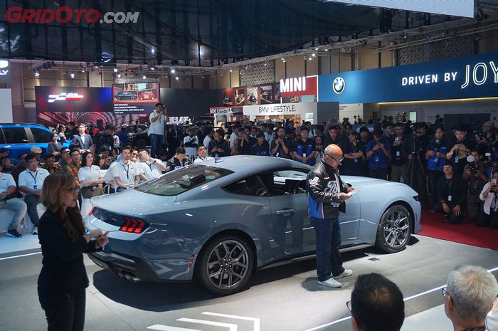 mobil baru, ford, ford mustang, knalpot, GIIAS 2025, Knalpot Ford Mustang Bisa Dibuat Gahar, Caranya Cukup Pencet Ini