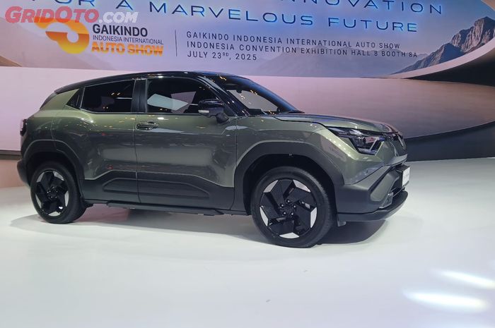 suzuki, Mobil listrik suzuki, GIIAS 2025, Suzuki e Vitara, e Vitara, Suzuki e Vitara Mejeng Ganteng GIIAS 2025, Sudah Bisa Pesan di Dealer?