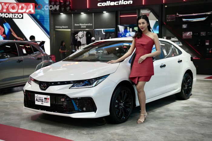 corolla altis, toyota corolla altis, gr sport, Toyota Corolla Altis GR Sport, Toyota Corolla Altis GR Sport, Sedan Eksekutif Tampil Sporty
