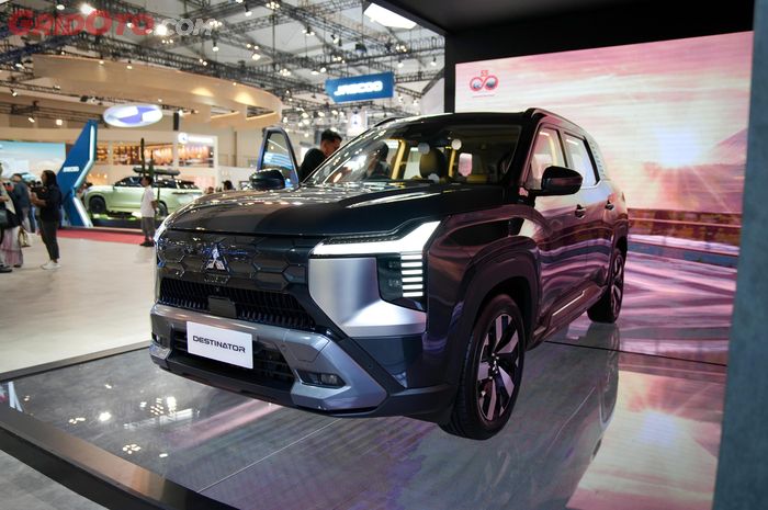 Aplikasi, Mitsubishi Destinator, Destinator, Mitsubishi Connect, Pakai Aplikasi Ini Bisa Kontrol Mitsubishi Destinator Dari Smartphone