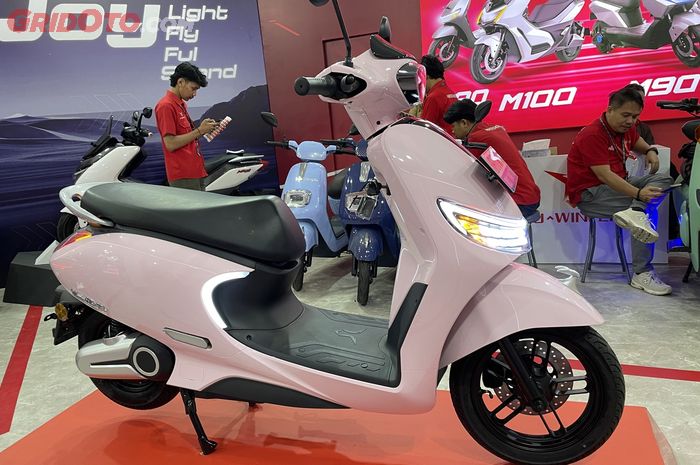 uwinfly, GIIAS 2025, Murah Nih Rp 13 Juta Dapat Motor Listrik Baterai Lithium, U-Winfly T85
