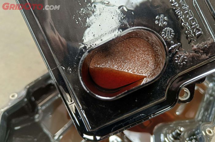 filter, transmisi matic, body valve, endapan, Biar Transmisi Mobil Matik Awet, Bersihkan Filternya Setiap Segini