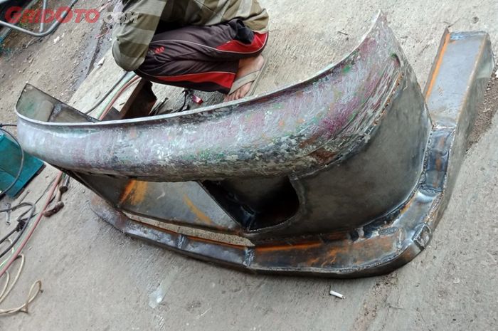 bodi, cat mobil, repaint, dempul, repaint mobil, dempul bodi mobil, Jangan Dempul Terlalu Tebal Sebelum Mobil Dicat Ulang, Ini Alasannya!