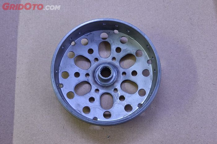 mangkok kampas ganda, cvt motor matic, MR CVT Custom, Kurangi Gredek, Begini Cara Melubangi Mangkok Kampas Ganda yang Benar