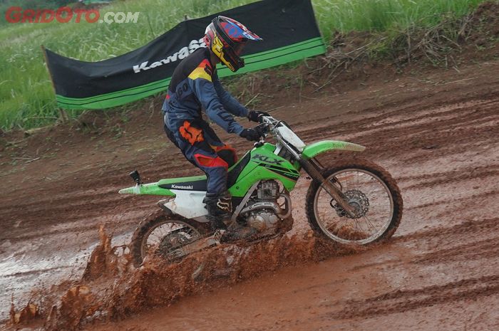 kawasaki klx, Kawasaki KLX140R L, Mesin KLX140R F Lebih Ngacir Dari KLX150 SE, Ternyata Banyak Bedanya!
