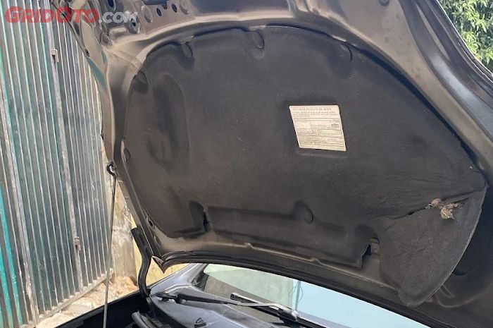mobil, karet, mesin, kap mesin, engine hood, Tips Supaya Karet Engine Hood atau Peredam Kap Mesin Tidak Cepat Getas