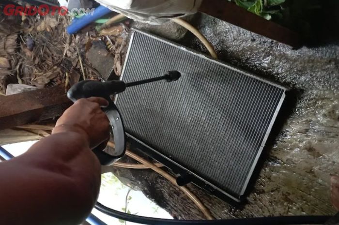 Radiator, mobil, daihatsu, terios, flushing radiator, flushing, Segini Biaya Flushing Radiator Daihatsu Terios di Bengkel Umum