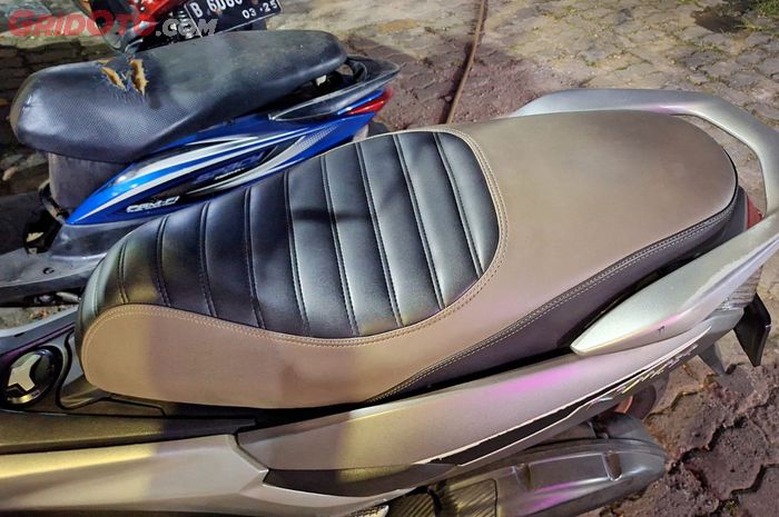 yamaha nmax, jok motor, David Jok, lapis latex, Bikin Motoran Lebih Nyaman, Cuma Segini Biaya Lapis Latex di Jok NMAX