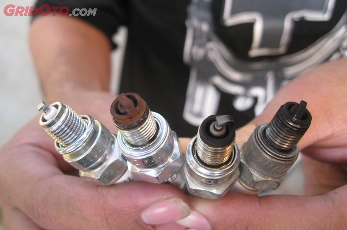 sensor, hitam, pembakaran, busi, elektroda, Panik Lihat Kepala Busi Mobil Hitam, Ternyata Ini Sumber Masalnya