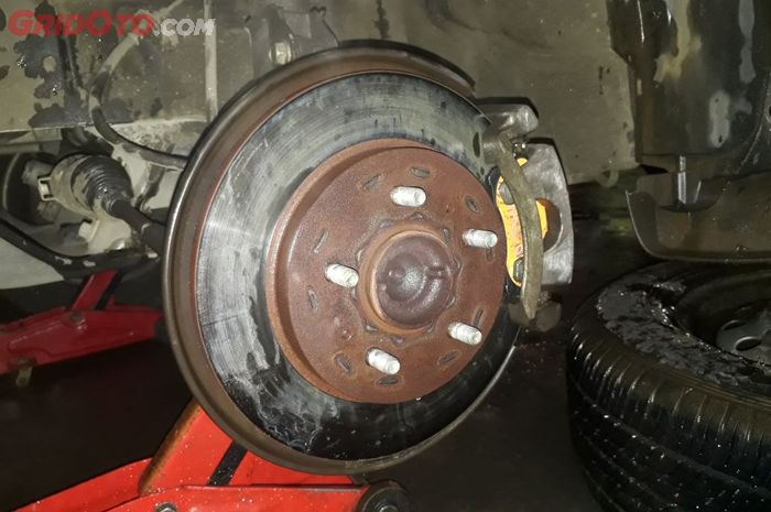 mobil bekas, rem mobil, cara merawat rem mobil, cara merawat rem, cara mudah merawat rem, cara mudah merawat rem mobil, Hindari Rem Blong, Begini Cara Mudah Merawat Rem Mobil yang Benar