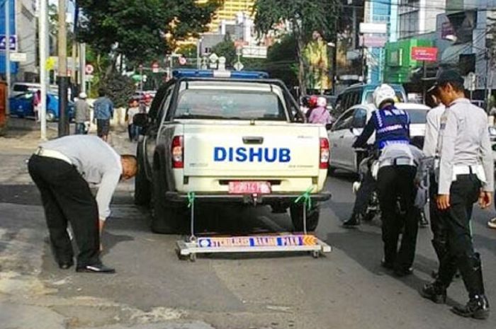 ban bocor, ranjau paku, lokasi ranjau paku, ranjau jalan, Penyebaran Paku, Waspada Lewat Enam Lokasi di Jakarta Ini, Pasang Mata Demi Keselamatan Ban Motor dan Mobil