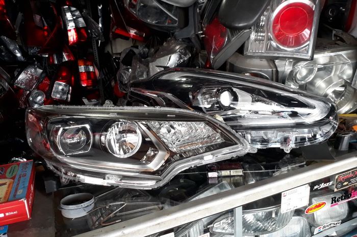 lampu mobil, Body Part, Syifa Jaya, komponen mobil bekas, copotan mobil, Mau Beli Copotan Aksesoris Mobil, Cuma di Toko Ini Dijual Dengan Harga Miring