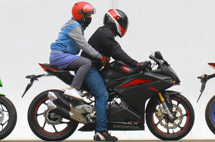 sokbreker, sokbreker motor, sokbreker keras, Sokbreker Yoko, Bukan Rusak, Ini Penyebab Sokbreker Baru Empuk Saat Dipakai Boncengan