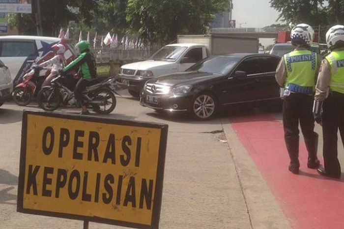 operasi patuh, pemotor lawan arah, pelat nomor belakang, Razia Jakarta Barat, Razia Polisi Jakbar, Sering Dilakukan Pemotor, Razia Operasi Patuh di Jakarta Barat Fokus Tindak Pelanggaran Ini