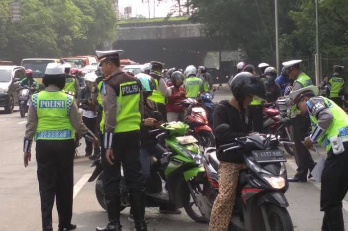 tilang, razia, operasi patuh jaya, operasi patuh jaya 2025, Dua Wilayah di Jakarta Timur Ini Jadi Titik Razia Operasi Patuh