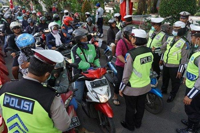 tilang, razia, pelanggaran lalu lintas, operasi patuh jaya 2025, Wajib Tahu Biar Enggak Kena Tilang, Ini Jadwal Operasi Patuh Jaya 2025 Berlangsung