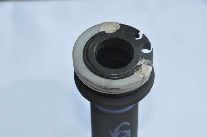 kabel gas, cara bikin lancar gas motor matic, cara bikin lancar kabel gas motor matic, kabel gas motor matic, kabel gas motor matic seret, kabel gas seret, Begini Cara Memperbaiki Kabel Gas Motor Matic Yang Seret agar Lebih Lancar