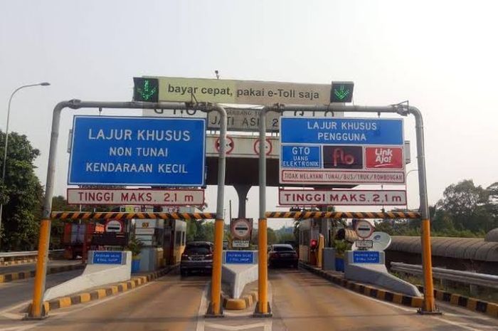 jalan tol, gerbang tol, rfid, Tak Perlu Buka Kaca, Ini Biaya Bikin Stiker RFID Supaya Bisa Lewat Tol Otomatis