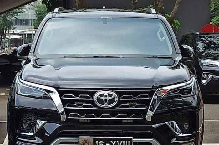 DPR RI, pelat nomor, anggota dpr, pelat nomor pejabat, Pelat Nomor DPR, Desain Pelat Nomor Diubah Jadi Merah dan Hitam, Ini Gara-garanya