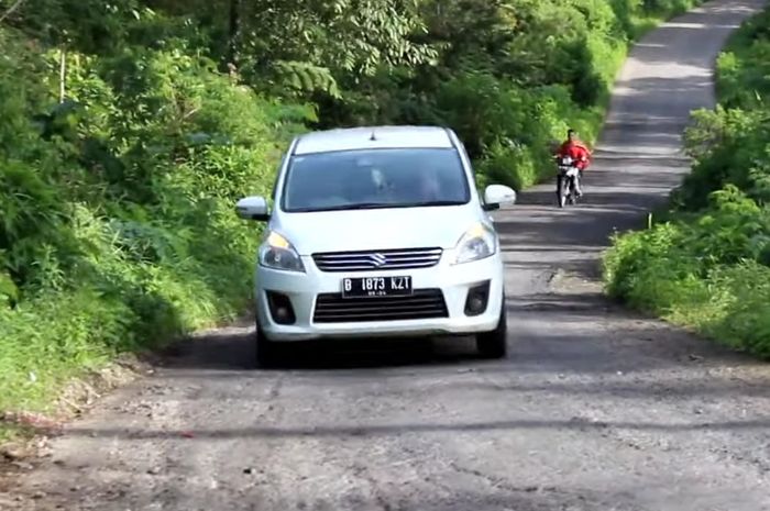 mudik, mobil mundur, front wheel drive (FWD), mobil fwd, mobil menanjak, Biar Paham, Ini Trik Supaya Mobil FWD Tidak Mundur Saat Menanjak