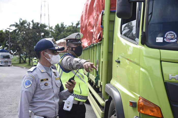 tilang, wonosobo, truk odol, tilang truk odol, Over Dimension and Overloading, Surat Tilang Polisi di Wilayah Ini Masih Bersih, Belum Akan Dipakai Untuk Tindak Truk ODOL